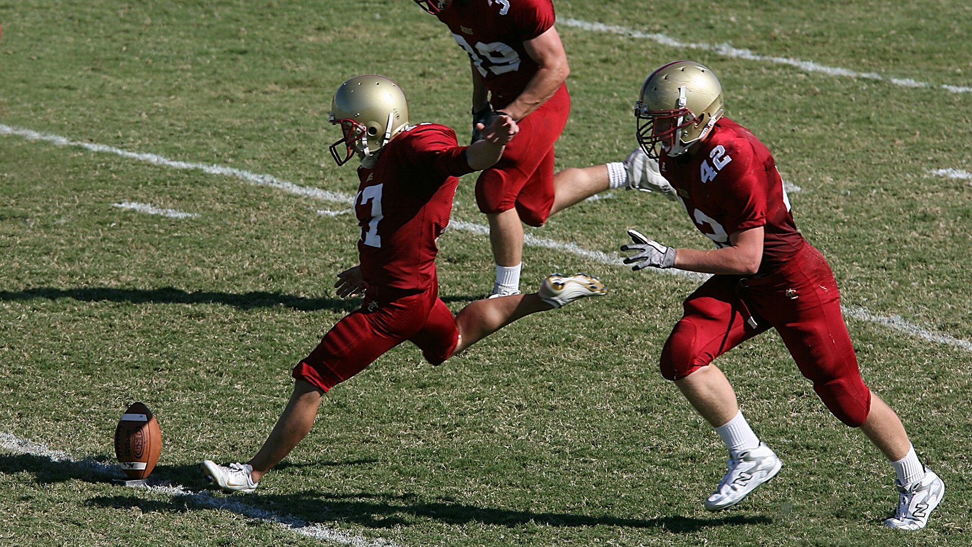 篮球运动员专项体能训练课程体系建设与完善，篮球运动员体能训练计划